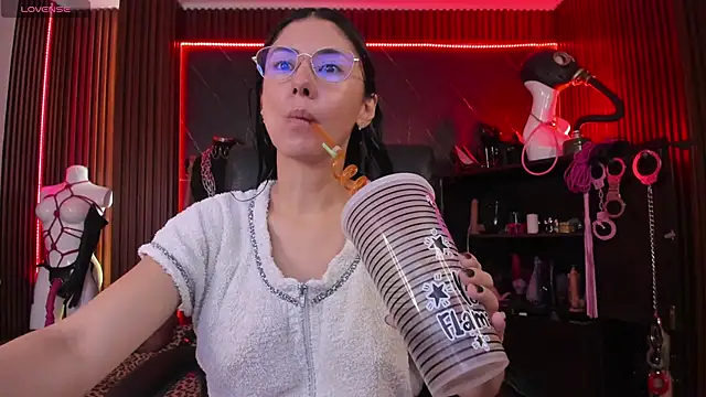 XiaQueen online show from November 2025 11:32:02 AM