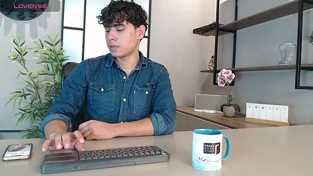 Snapshot of Gabriell_ramirez chatting on March 2025 04:47:02 AM Gabriell ramirez online show from March 2025 04:47:02 AM