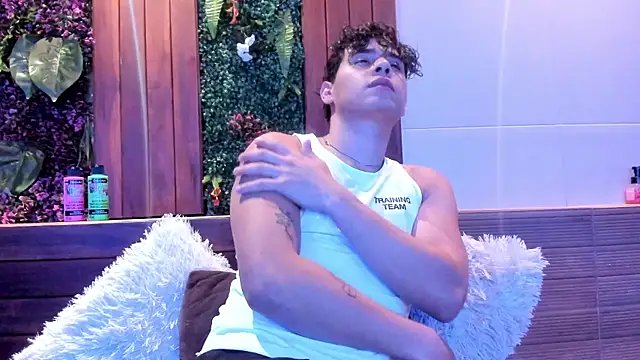 Snapshot of Gabriell_ramirez chatting on March 2025 03:33:02 AM Gabriell ramirez online show from March 2025 03:33:02 AM