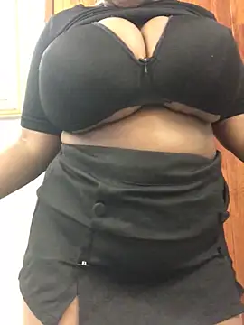 Snapshot of servingBigTitis chatting on February 2025 06:45:02 AM servingBigTitis online show from February 2025 06:45:02 AM