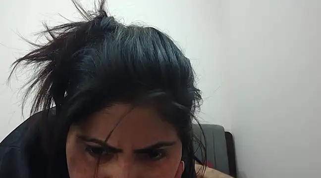 Queen Couple online show from February 2025 10:20:02 AM