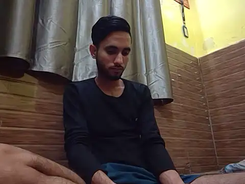 Queen Couple online show from March 2025 04:22:02 PM