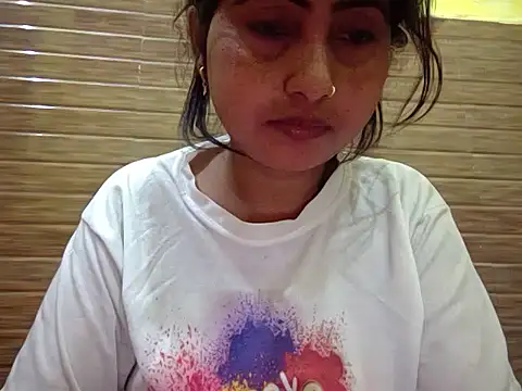 Queen Couple online show from March 2025 06:43:01 PM