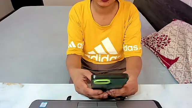 Queen Couple online show from September 2025 05:42:01 AM