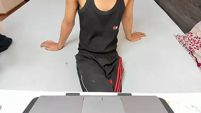 Queen Couple online show from March 2026 05:53:01 AM