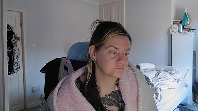 AureliaXOX online show from March 2025 12:11:02 PM