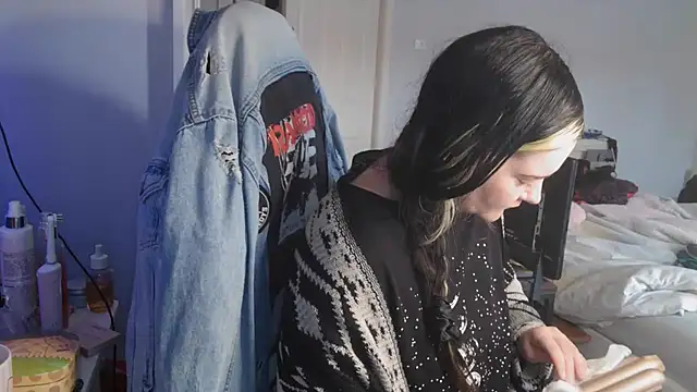 AureliaXOX online show from September 2025 12:29:01 PM