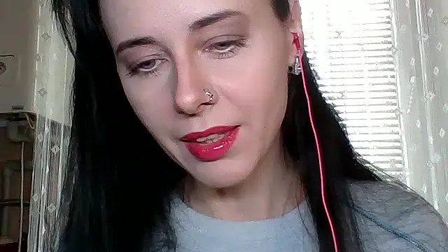 LuminousLady online show from October 2025 08:18:02 AM