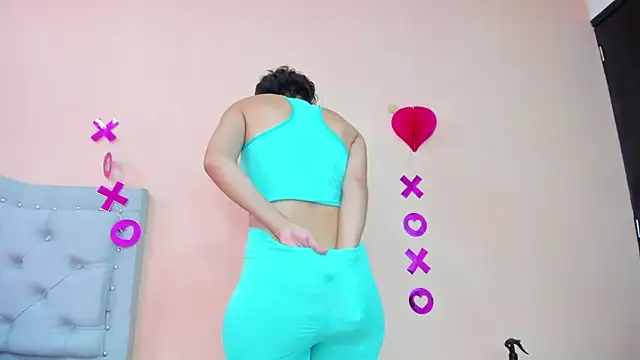 littletammy4u  online show from February 2025 06:20:01 PM