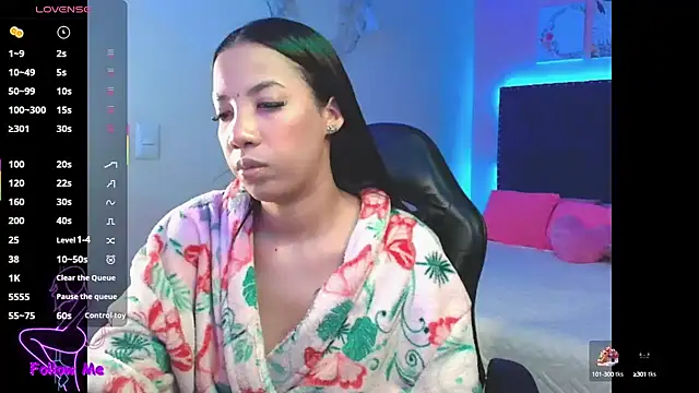 SallyWhitee online show from October 2025 04:21:01 AM