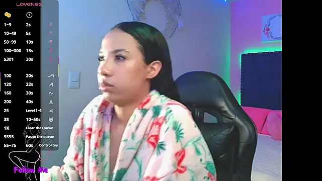 SallyWhitee online show from November 2025 04:01:01 AM