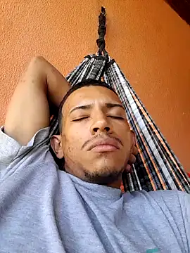 Mineirinho043 online show from February 2025 04:10:02 PM