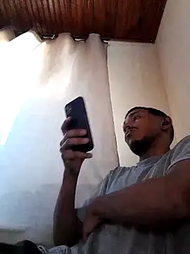 Mineirinho043 online show from March 2025 01:48:01 PM