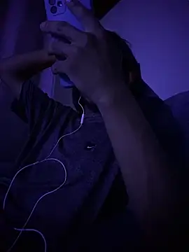 Snapshot of Mineirinho043 chatting on March 2026 05:35:01 AM Mineirinho043 online show from March 2026 05:35:01 AM