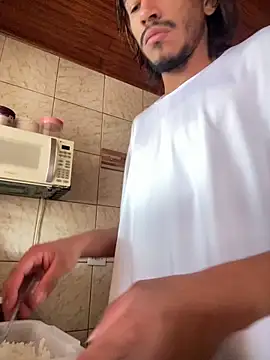 Snapshot of Mineirinho043 chatting on April 2026 04:05:02 PM Mineirinho043 online show from April 2026 04:05:02 PM