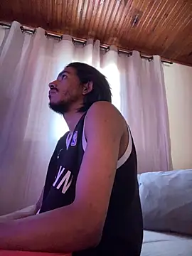 Snapshot of Mineirinho043 chatting on April 2026 01:49:01 PM Mineirinho043 online show from April 2026 01:49:01 PM