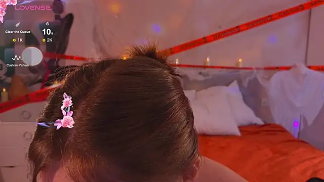 Mia Luw online show from October 2025 03:10:01 AM