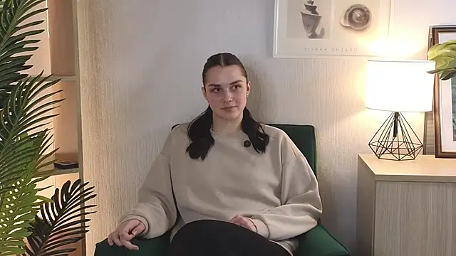 Snapshot of GarynDilley chatting on February 2025 11:34:02 AM GarynDilley online show from February 2025 11:34:02 AM