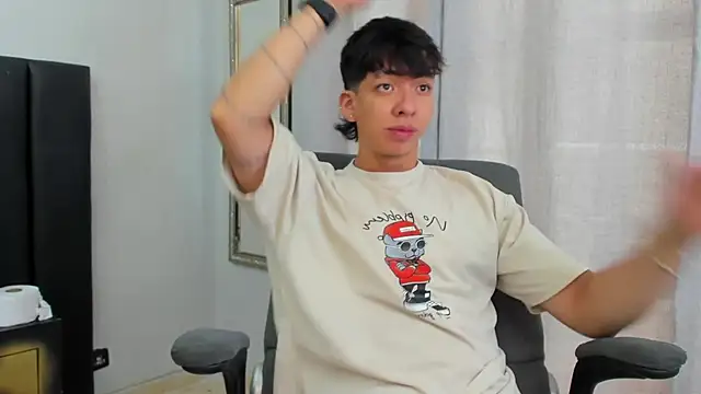 Snapshot of ISAAC_CRYSTON chatting on February 2025 01:01:01 PM ISAAC CRYSTON online show from February 2025 01:01:01 PM