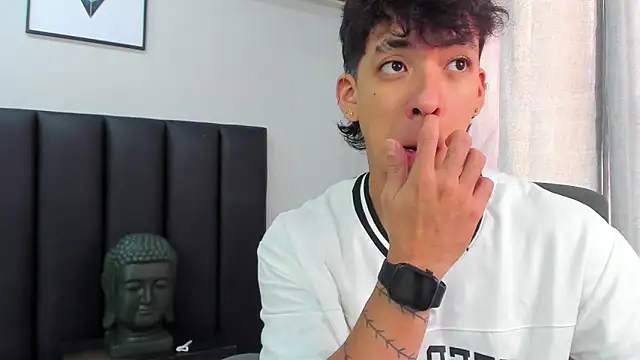 Snapshot of ISAAC_CRYSTON chatting on February 2025 01:11:02 PM ISAAC CRYSTON online show from February 2025 01:11:02 PM