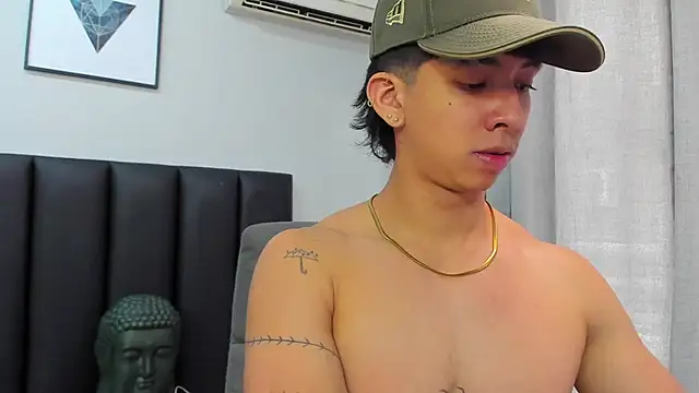 Snapshot of ISAAC_CRYSTON chatting on February 2025 04:14:02 PM ISAAC CRYSTON online show from February 2025 04:14:02 PM