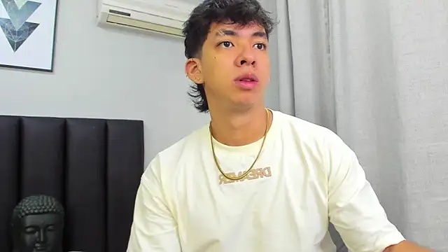 Snapshot of ISAAC_CRYSTON chatting on February 2025 01:01:01 PM ISAAC CRYSTON online show from February 2025 01:01:01 PM