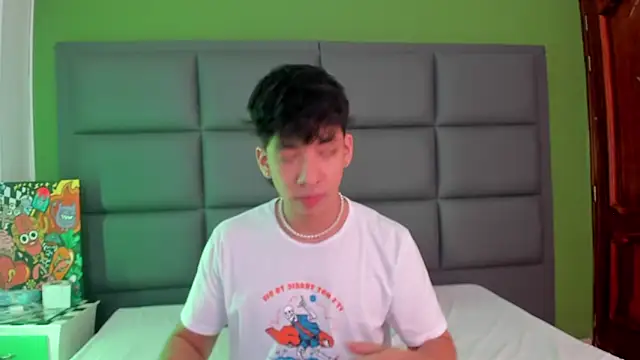 Snapshot of ISAAC_CRYSTON chatting on February 2025 07:52:02 PM ISAAC CRYSTON online show from February 2025 07:52:02 PM