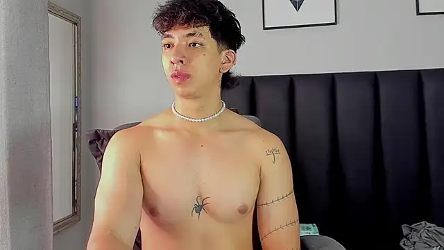 Snapshot of ISAAC_CRYSTON chatting on February 2025 07:38:02 PM ISAAC CRYSTON online show from February 2025 07:38:02 PM