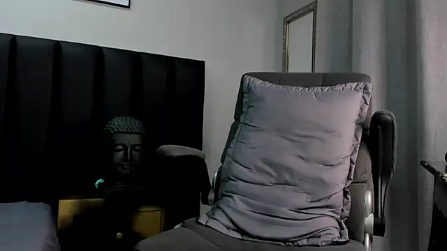 Snapshot of ISAAC_CRYSTON chatting on March 2025 11:14:01 PM ISAAC CRYSTON online show from March 2025 11:14:01 PM