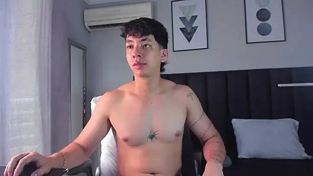 Snapshot of ISAAC_CRYSTON chatting on March 2025 08:01:02 PM ISAAC CRYSTON online show from March 2025 08:01:02 PM