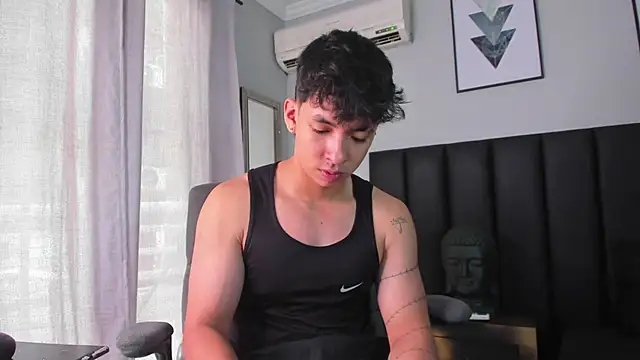 Snapshot of ISAAC_CRYSTON chatting on March 2025 07:47:02 PM ISAAC CRYSTON online show from March 2025 07:47:02 PM