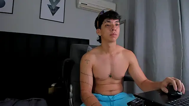 Snapshot of ISAAC_CRYSTON chatting on March 2025 02:16:01 AM ISAAC CRYSTON online show from March 2025 02:16:01 AM