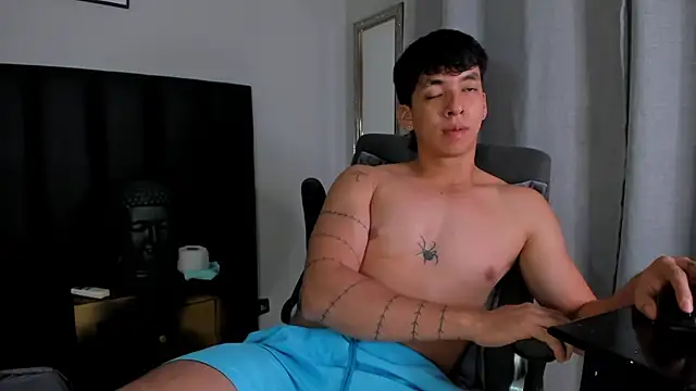 Snapshot of ISAAC_CRYSTON chatting on March 2025 08:18:02 AM ISAAC CRYSTON online show from March 2025 08:18:02 AM