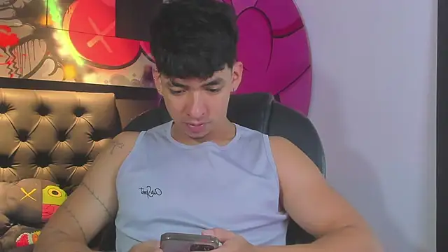 Snapshot of ISAAC_CRYSTON chatting on September 2025 07:39:02 PM ISAAC CRYSTON online show from September 2025 07:39:02 PM