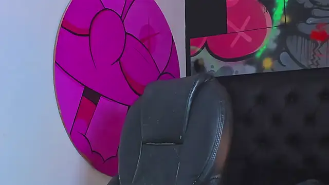 Snapshot of ISAAC_CRYSTON chatting on October 2025 07:21:01 PM ISAAC CRYSTON online show from October 2025 07:21:01 PM