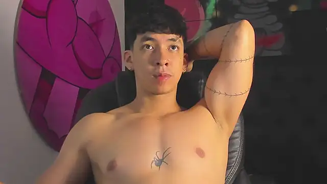 Snapshot of ISAAC_CRYSTON chatting on October 2025 07:33:01 PM ISAAC CRYSTON online show from October 2025 07:33:01 PM