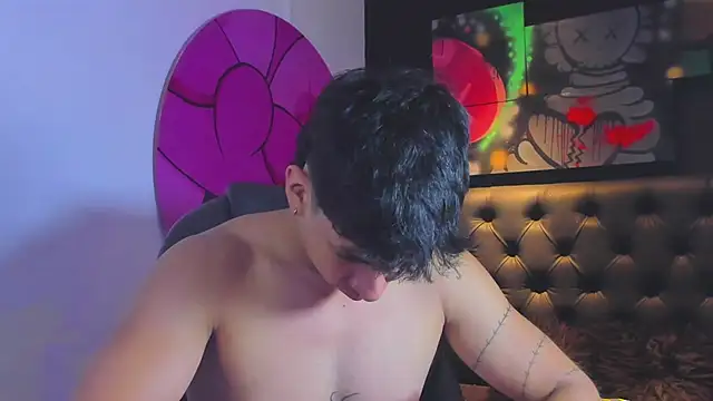 Snapshot of ISAAC_CRYSTON chatting on October 2025 07:34:01 PM ISAAC CRYSTON online show from October 2025 07:34:01 PM