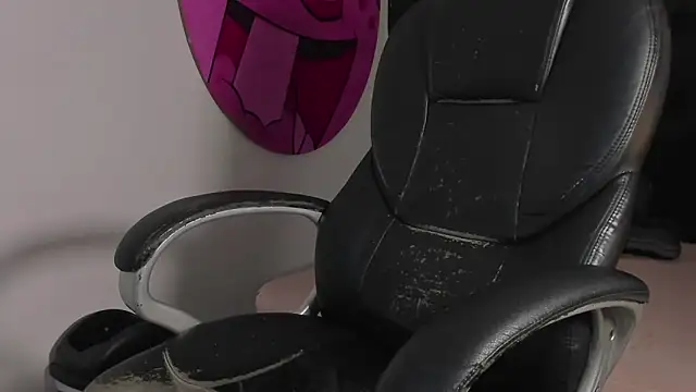 Snapshot of ISAAC_CRYSTON chatting on October 2025 07:38:01 PM ISAAC CRYSTON online show from October 2025 07:38:01 PM