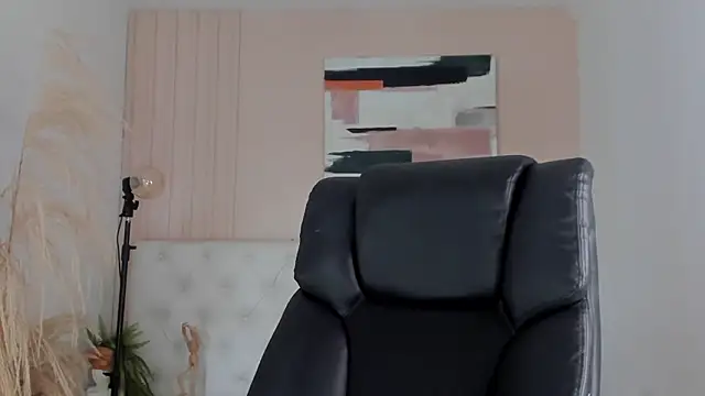 Snapshot of ISAAC_CRYSTON chatting on October 2025 07:34:02 PM ISAAC CRYSTON online show from October 2025 07:34:02 PM