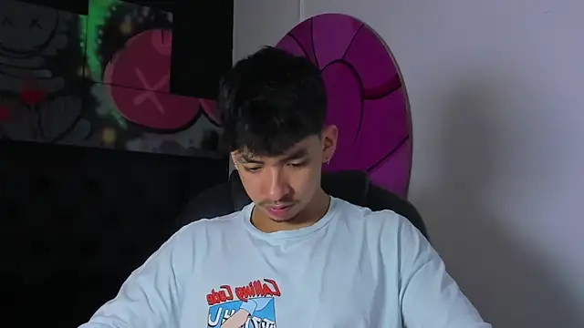 Snapshot of ISAAC_CRYSTON chatting on November 2025 07:46:02 PM ISAAC CRYSTON online show from November 2025 07:46:02 PM