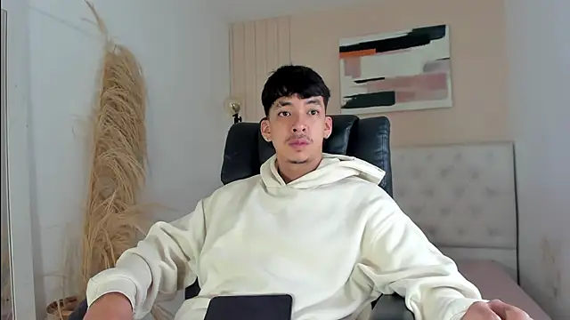 Snapshot of ISAAC_CRYSTON chatting on November 2025 07:47:01 PM ISAAC CRYSTON online show from November 2025 07:47:01 PM