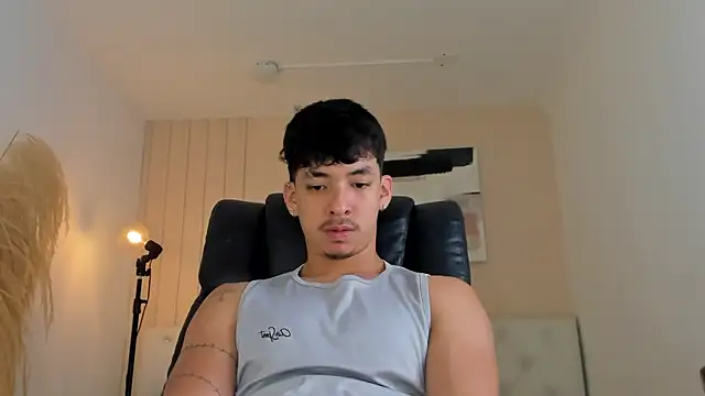 Snapshot of ISAAC_CRYSTON chatting on November 2025 07:59:01 PM ISAAC CRYSTON online show from November 2025 07:59:01 PM