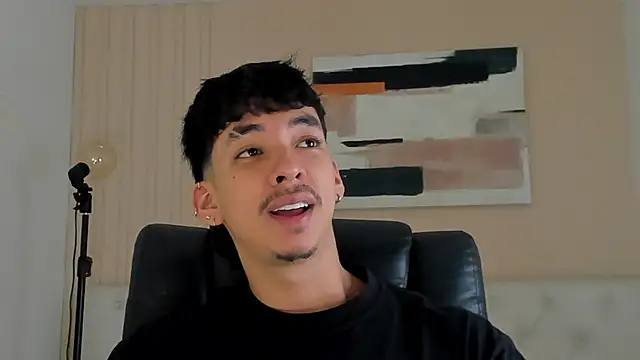 Snapshot of ISAAC_CRYSTON chatting on November 2025 08:08:01 PM ISAAC CRYSTON online show from November 2025 08:08:01 PM