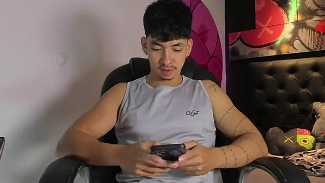 Snapshot of ISAAC_CRYSTON chatting on November 2025 08:08:02 PM ISAAC CRYSTON online show from November 2025 08:08:02 PM