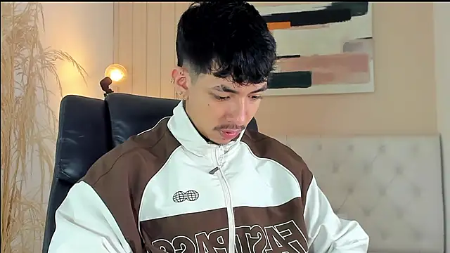 Snapshot of ISAAC_CRYSTON chatting on November 2025 08:52:02 PM ISAAC CRYSTON online show from November 2025 08:52:02 PM