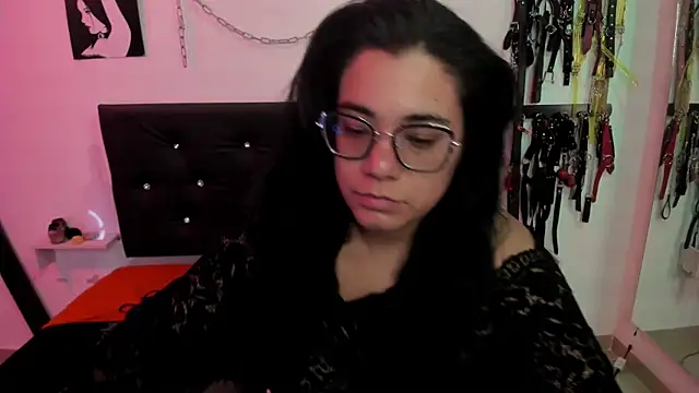 Julieta Carden  online show from April 2026 07:43:01 PM