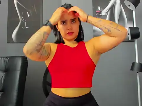 karlyjons12 online show from September 2025 04:20:01 PM