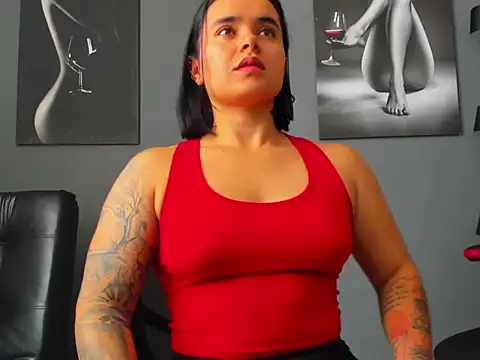 karlyjons12 online show from February 2026 04:35:01 PM