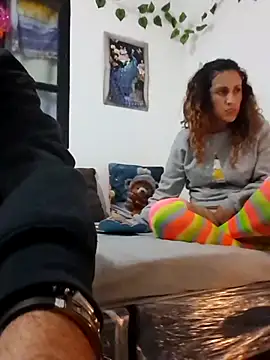 jeans and emma online show from October 2025 01:49:02 AM