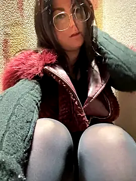 Loveblackzilla online show from October 2025 05:56:02 PM